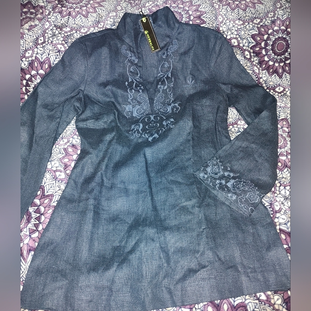 Herbalife linen tunic